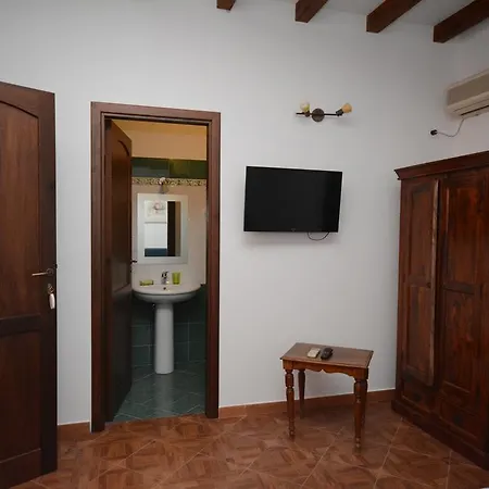 فندق مبيت وإفطار La Ferula *