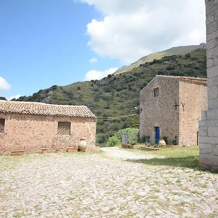 فندق مبيت وإفطار La Ferula *