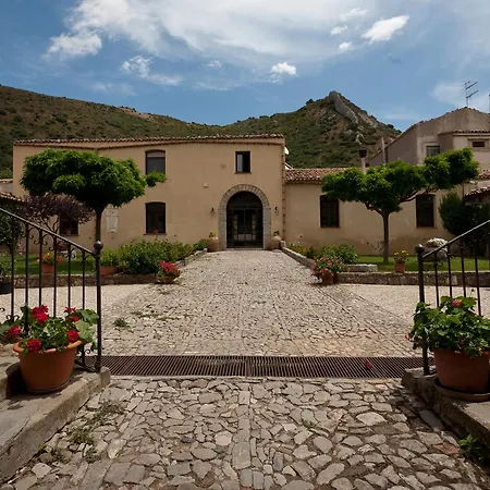 فندق مبيت وإفطار La Ferula *