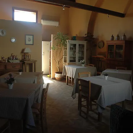 La Ferula Nocleg ze śniadaniem