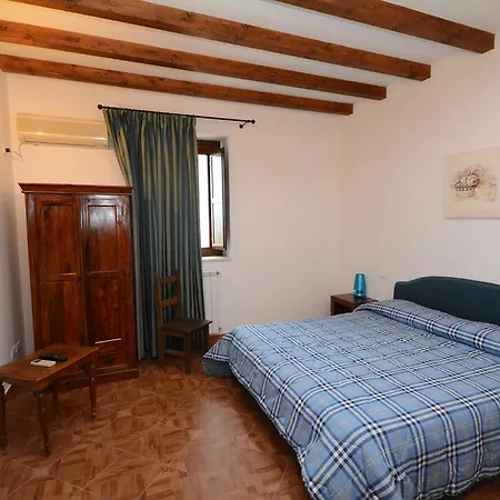 La Ferula Scillato (Sicily)